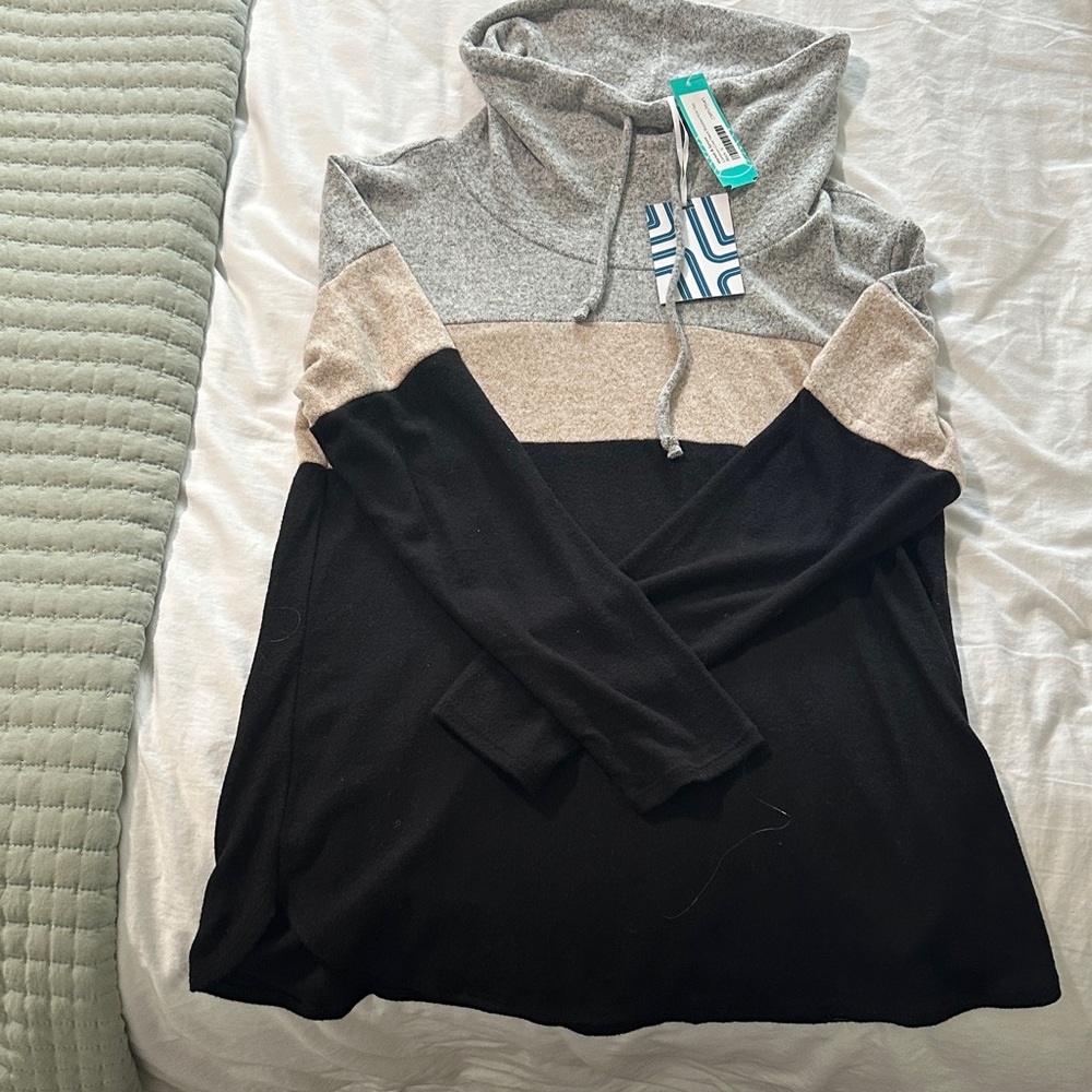 Market & Spruce Gray, Tan, and Black Sweater